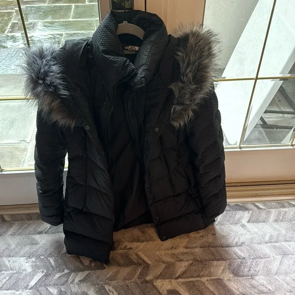 The north face size small puffer coat with fur hood. Excellent condition. - Picture 1 of 10